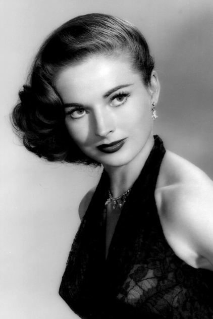 Photo of artist Coleen Gray