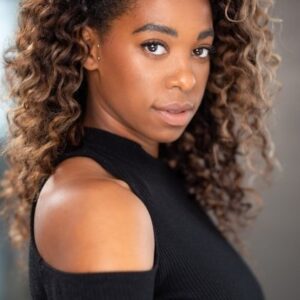 Photo of artist Felicia Simone