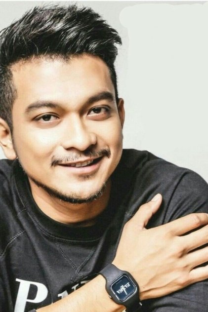 Photo of artist Shukri Yahaya