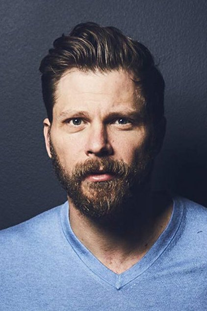 Photo of artist Blaine Swen