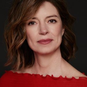 Photo of artist Elsa Chaves