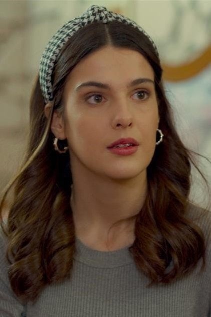 Photo of artist Cemre Öktem