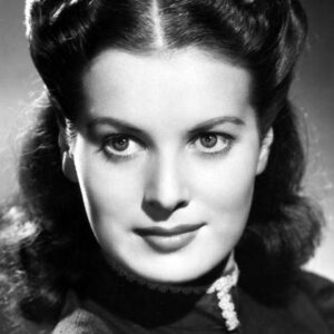 Photo of artist Maureen O'Hara