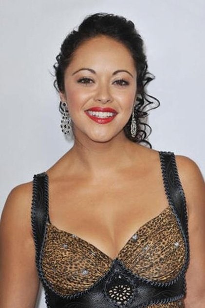 Photo of artist Marisa Ramirez