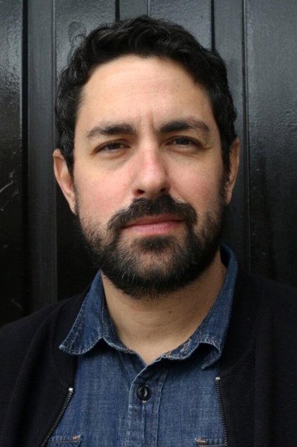 Photo of artist Santiago Gobernori