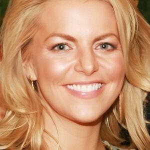 Photo of artist Melinda Songer