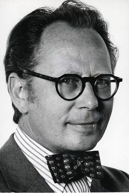 Photo of artist Morris