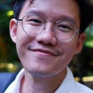 Photo of artist Pathomwat Wansukprasert