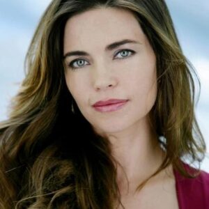 Photo of artist Amelia Heinle