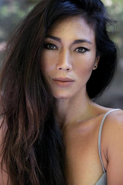 Photo of artist Danni Suzuki