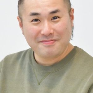 Photo of artist Takuro Iga