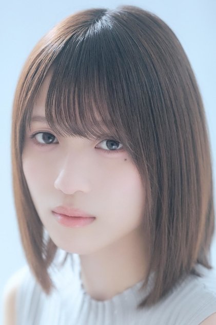 Photo of artist Nina Hanamiya