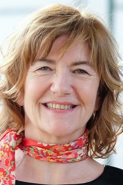 Photo of artist Isabelle Clarke