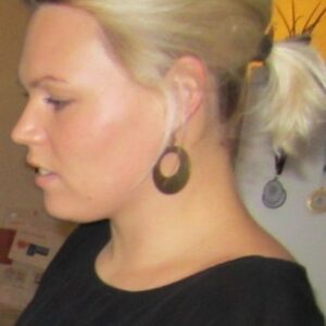 Photo of artist Julie Holst