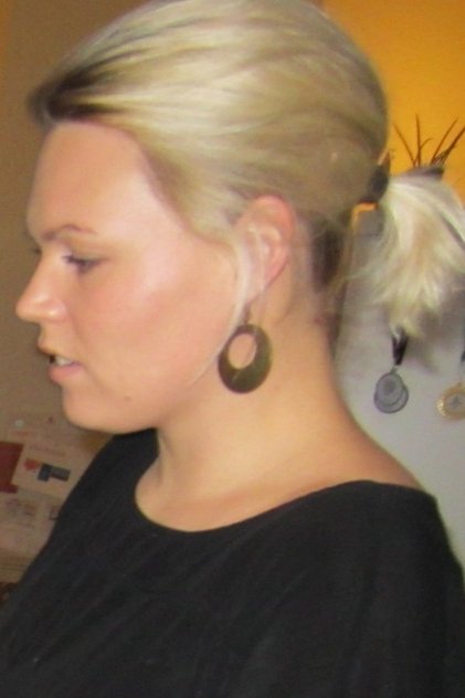 Photo of artist Julie Holst