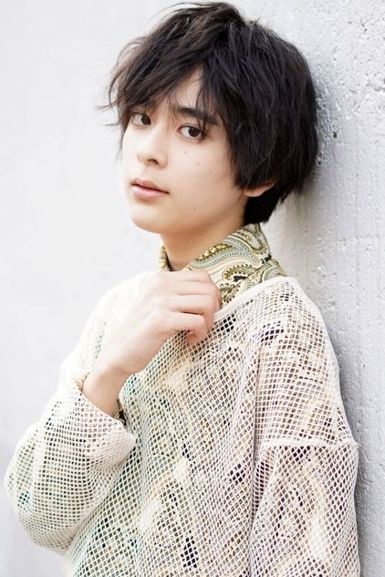 Photo of artist Shion Otomo