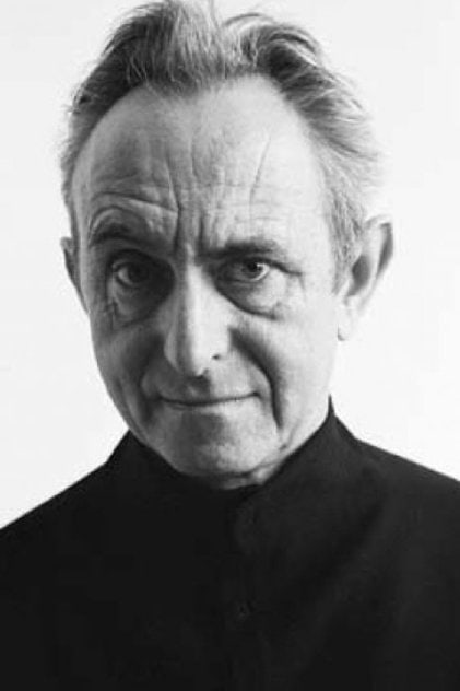 Photo of artist Alan Fairbairn