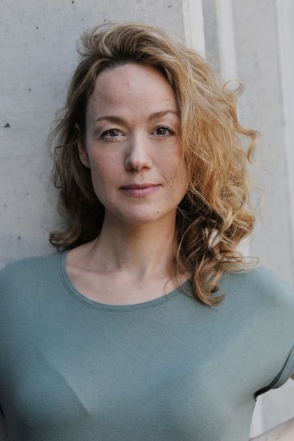 Photo of artist Coco Carjell