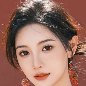 Photo of artist Jin Jiayue