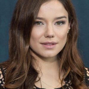 Photo of artist Hanna Mangan Lawrence