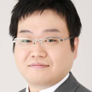 Photo of artist Takehiro Hasu