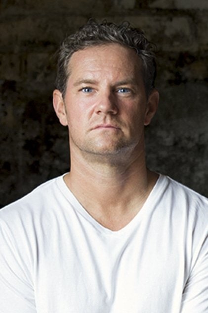 Photo of artist Douglas Sidney