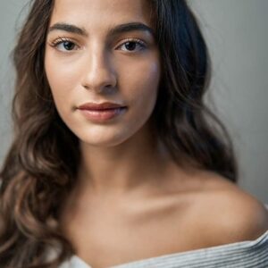 Photo of artist Buket Komur