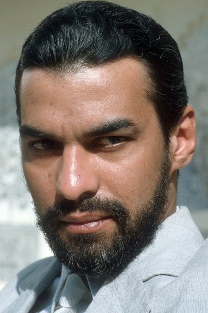Photo of artist Derrick Branche