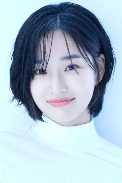 Photo of artist Bang Hyo-rin