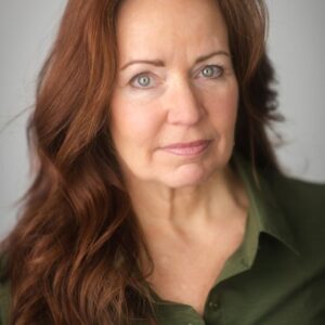 Photo of artist Deanna Mae Lloyd