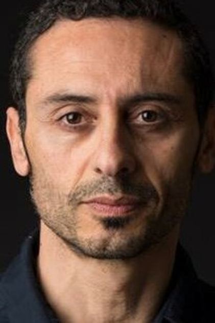 Photo of artist Abdelatif Hwidar
