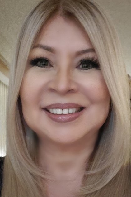 Photo of artist Evelyn Guerrero