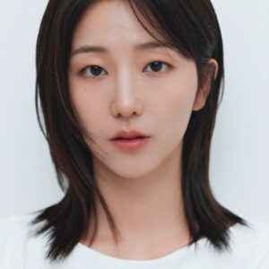 Photo of artist Seol Woo-in