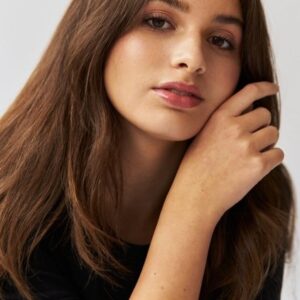 Photo of artist Maria Arrais