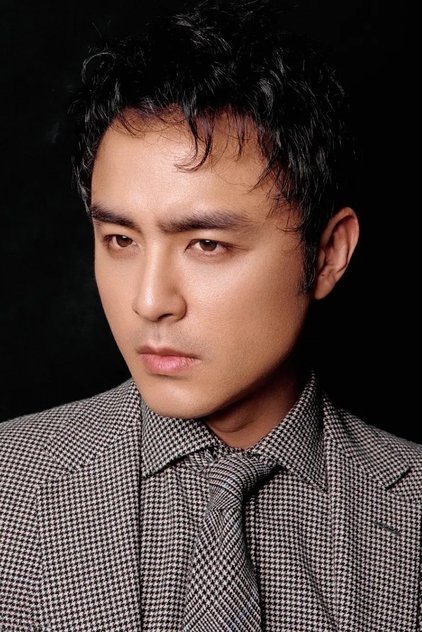 Photo of artist Ming Dao