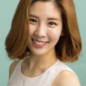 Photo of artist Ham Yon-ji