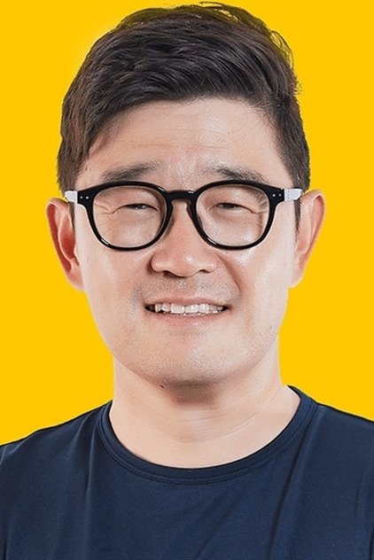 Photo of artist Joy Jinsoo Lee
