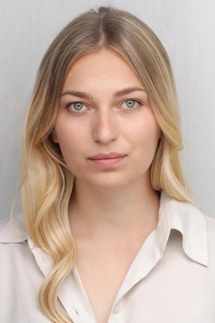 Photo of artist Moah Madsen