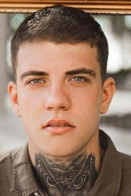 Photo of artist Dani Marrero