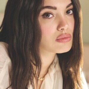 Photo of artist Lizge Cömert