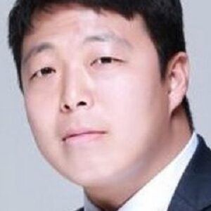 Photo of artist Sun Yul-woo