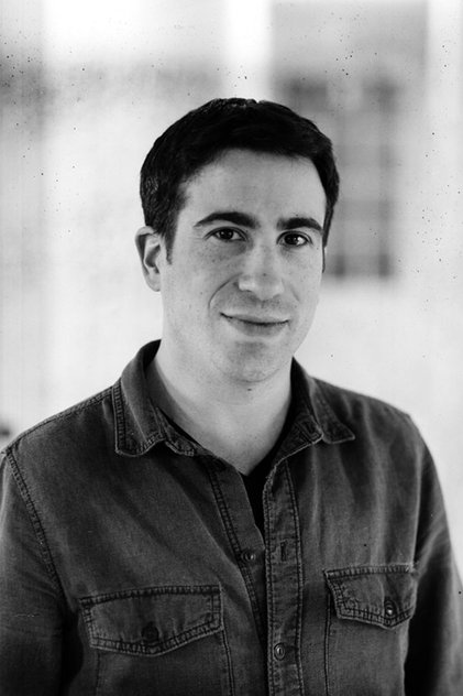 Photo of artist Jeremy Yaches