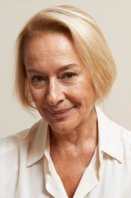 Photo of artist Çiğdem Selişik Onat