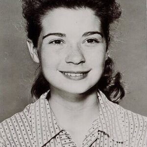 Photo of artist Lydia Reed