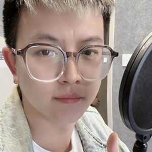 Photo of artist Liang Ji