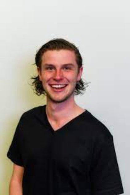 Photo of artist Travis Luke