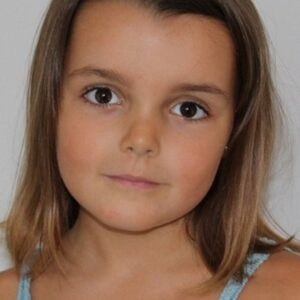 Photo of artist Ambre Hasaj