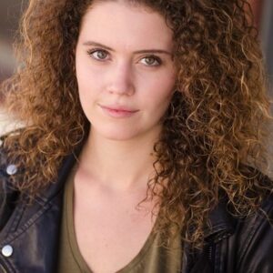 Photo of artist Emma Deckers