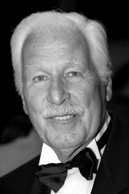 Photo of artist Friedrich Schoenfelder
