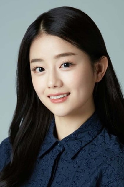 Photo of artist Chae Seo-an